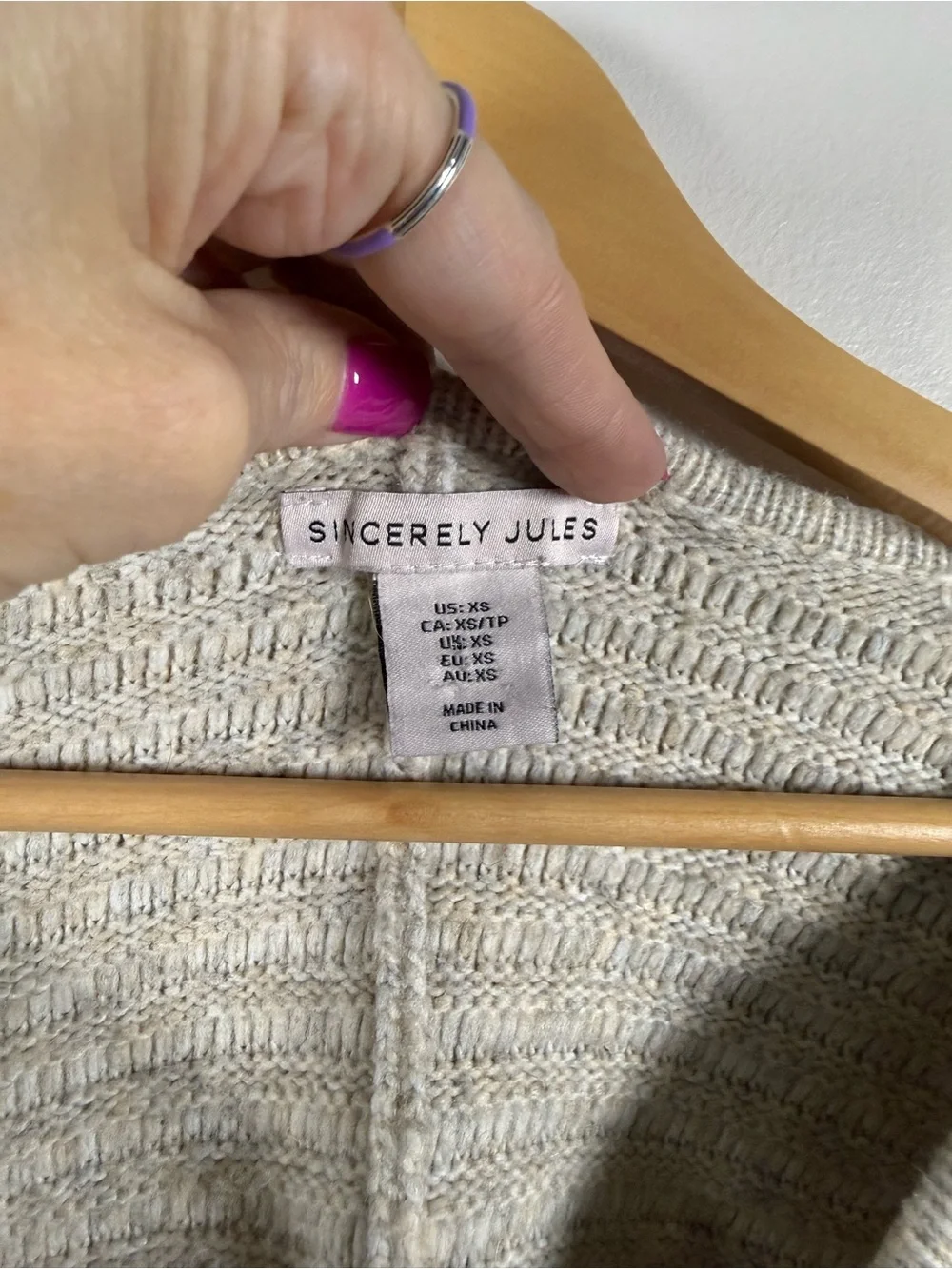 Cozy V-Neck Ribbed Sweater - Cream